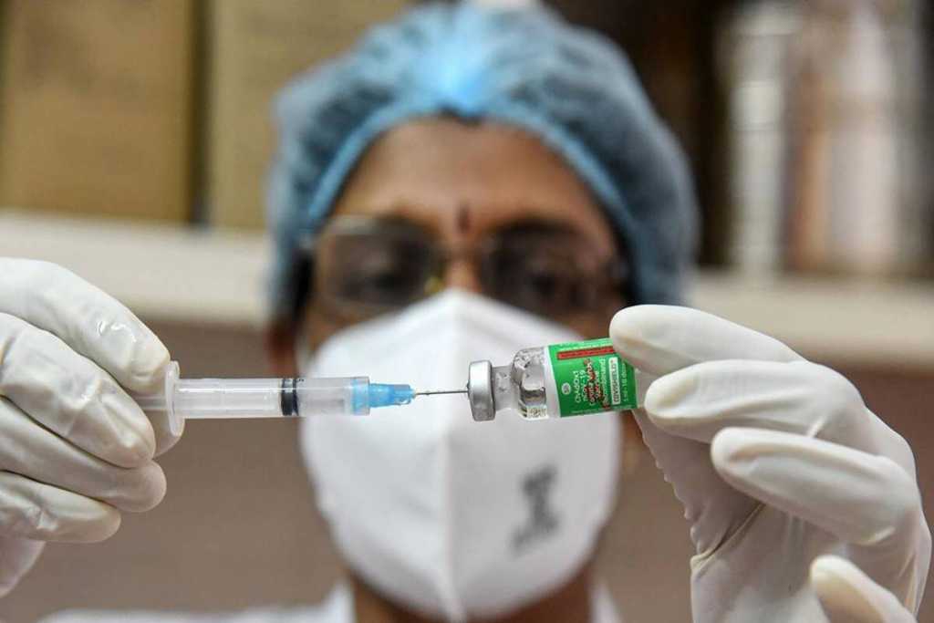 Vaccination : महाराष्ट्र में 1 करोड़ 80 लाख लोगों को लगा कोरोना टीका,भारत ने दूसरे देशों को पीछे छोड़ा