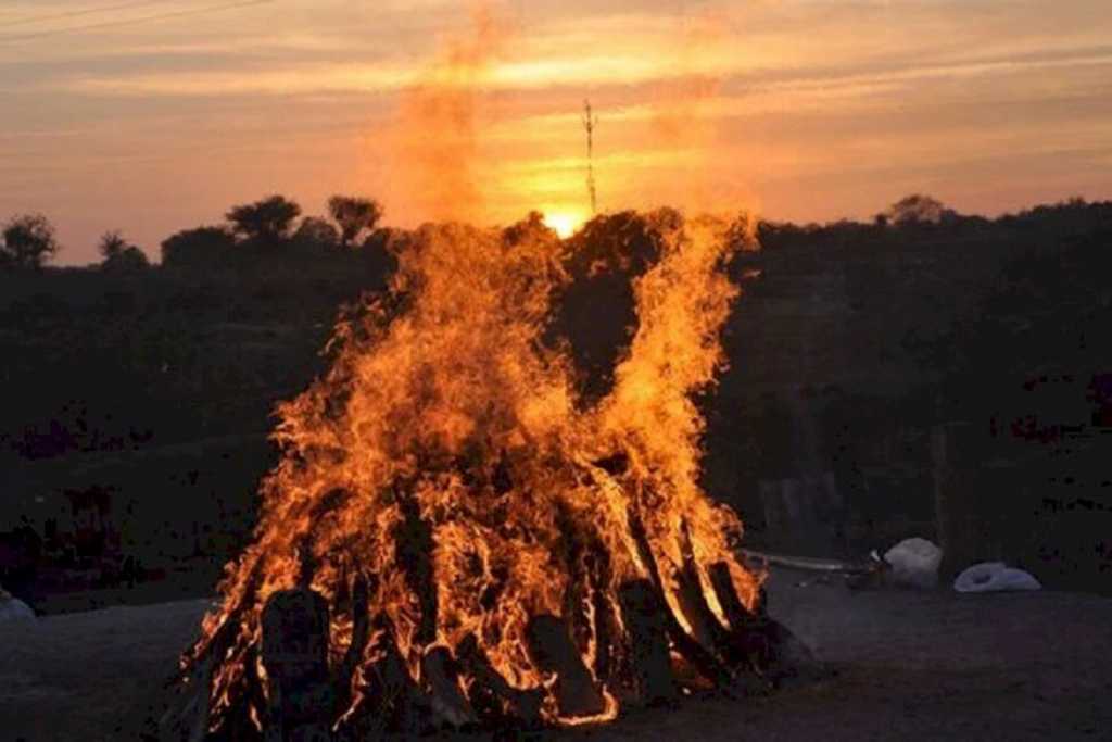 कोरोना का खौफ: जज बेटे ने पिता का नहीं लिया,शव फिर किसने कराया दाह-संस्कार?