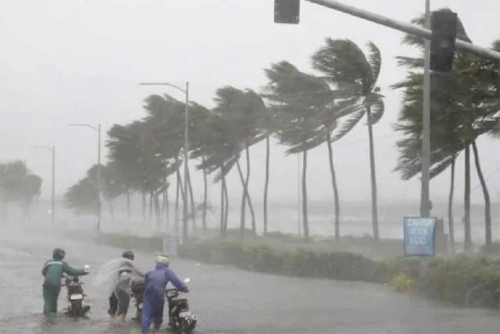 Cyclone Tauktae: महाराष्ट्र में हुई बारिश,पांच राज्यों में अलर्ट  