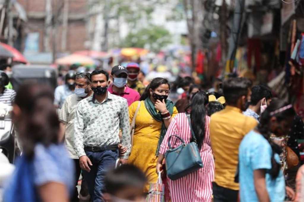 कोरोना नियमों में लापरवाही: गृह मंत्रालय सख्त,राज्यों से कहा लगा दो लॉकडाउन