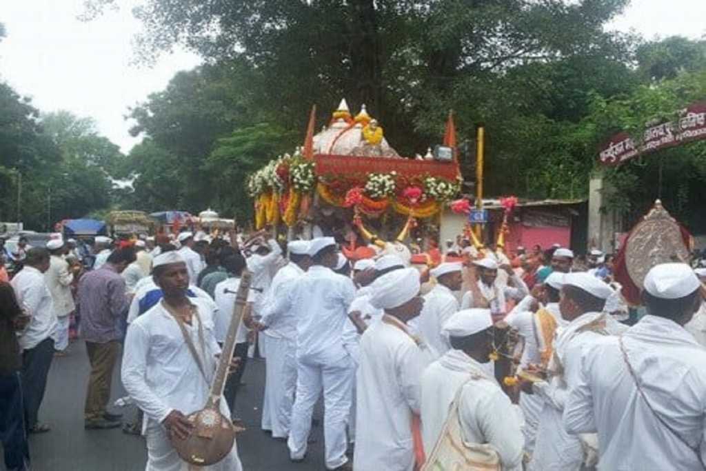 आषाढी उत्सव पर कोरोना की मार,बस से पढ़रपुर पहुंच सकेंगी सिर्फ 10 पालकी