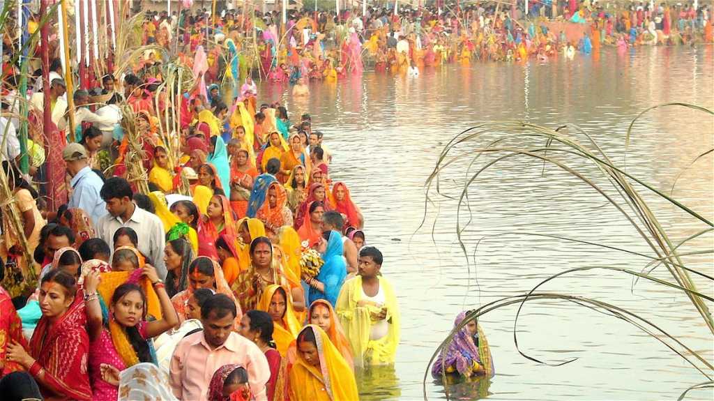 Mumbai: पहिले पहिल हम कईनी,छठी मईया व्रत तोहार…चेंबूर में छठ पूजा