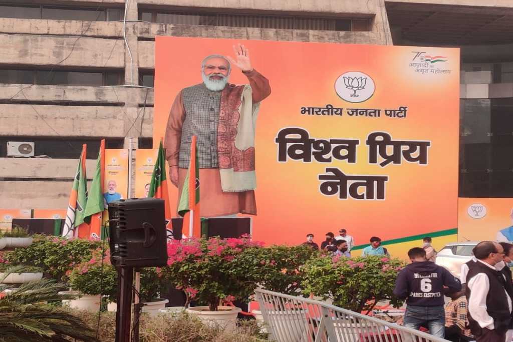 सर्वे: एक बार फिर PM नरेंद्र मोदी का बजा डंका, दुनिया के सबसे लोकप्रिय नेता 