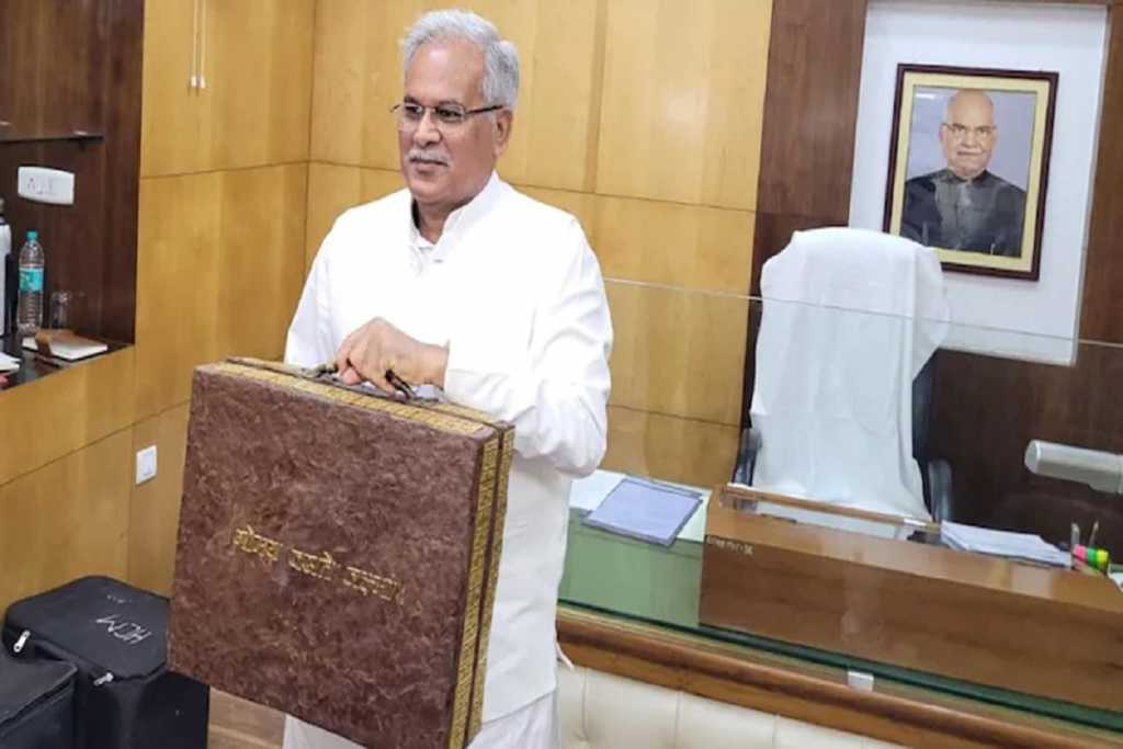 Budget: राजस्थान के बाद छत्तीसगढ़ ने भी बहाल की पुरानी पेंशन योजना