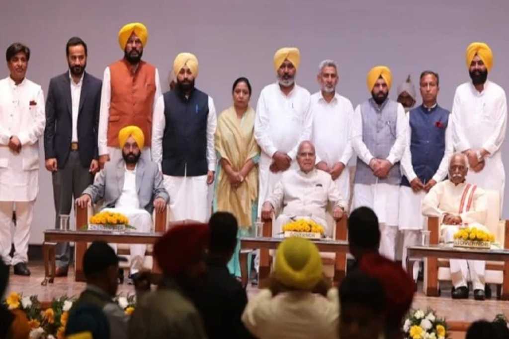 Punjab Cabinet: एक महिला सहित 10 बने मंत्री, मंत्रिमंडल की बैठक