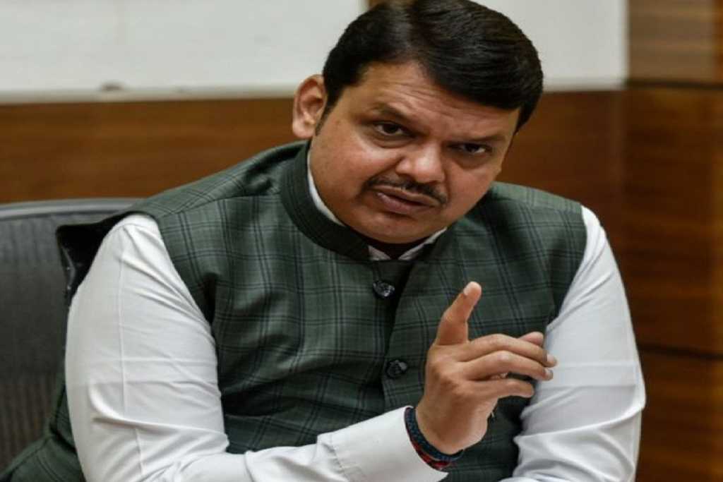 MAHARASHTRA: किसान विरोधी है ठाकरे सरकार, लगाया विरोधी नेताओं को फंसाने का आरोप – फडणवीस