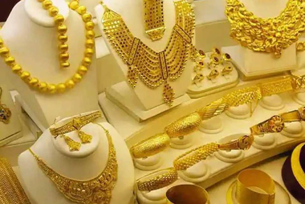 Gold price: सोने के भाव में जबरदस्त उछाल,17 साल में इतना गुना बढ़ा       