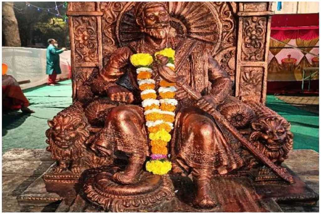 तेलंगाना के गजवेल शहर में व्यक्ति ने की शिवाजी महाराज की प्रतिमा के साथ बदसलूकी