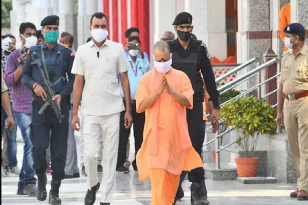 Yogi government:​ ​धार्मिक स्थलों से हटाए गये​​ ​11 हजार लाउडस्पीकर !​ 