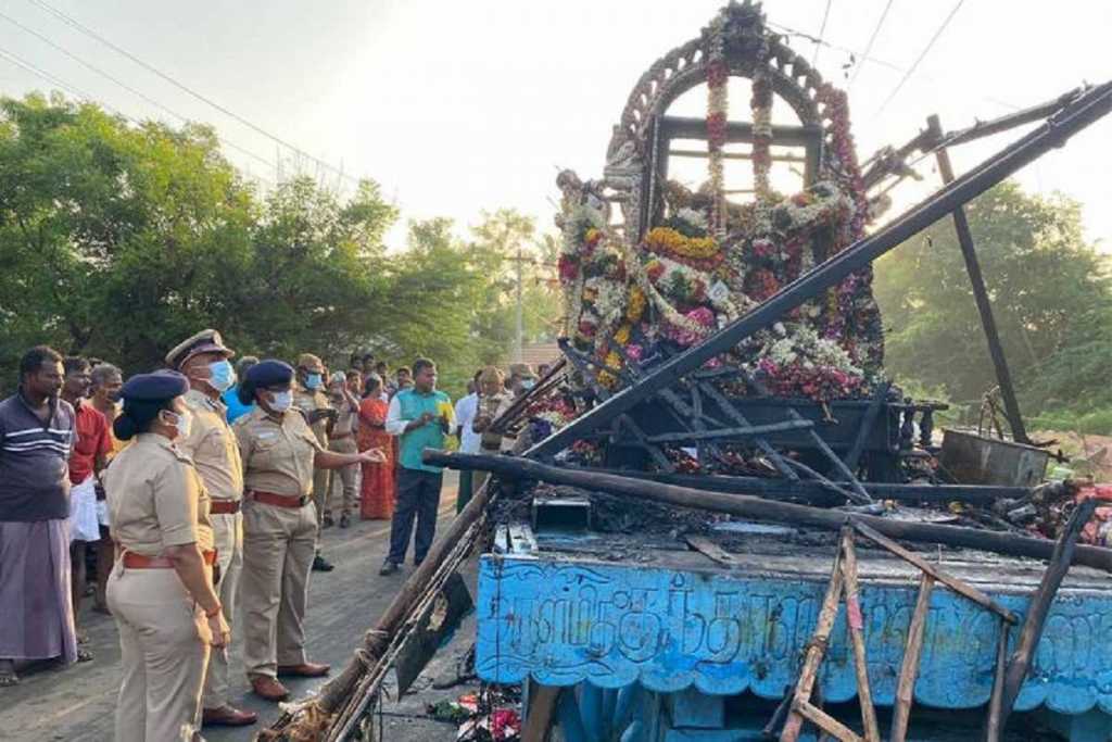 तमिलनाडु में रथयात्रा के दौरान करंट लगने से दस श्रद्धालुओं की मौत  