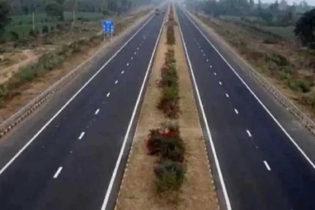 UP: 296 KM का बुंदेलखंड एक्सप्रेस-वे तैयार, यूपी को CM योगी तोहफा 