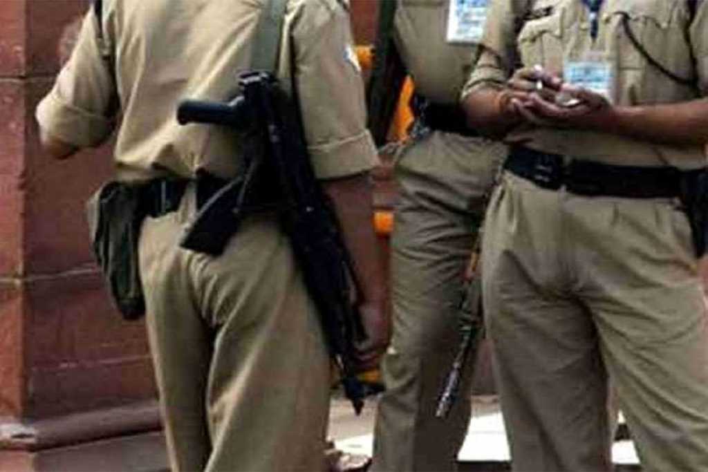 Palghar: फैक्ट्री में श्रमिक संघ का हमला, कई पुलिसकर्मी घायल