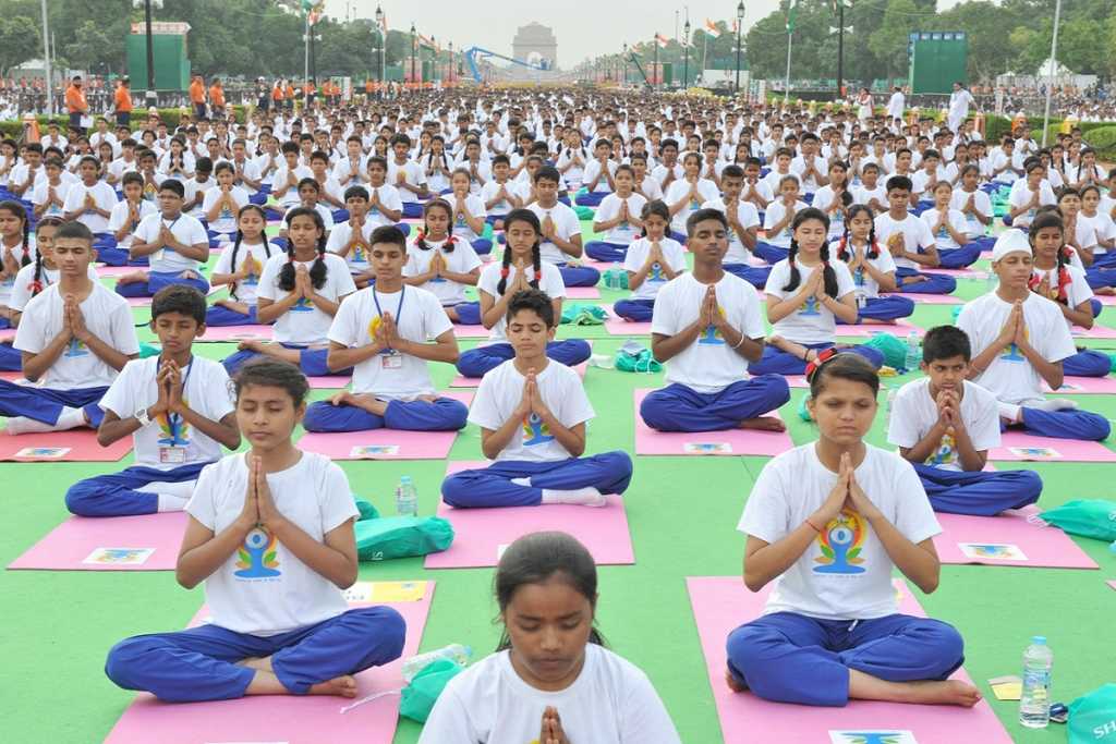 योग दिवस के मौके पर 75 हजार युवा करेंगे योग