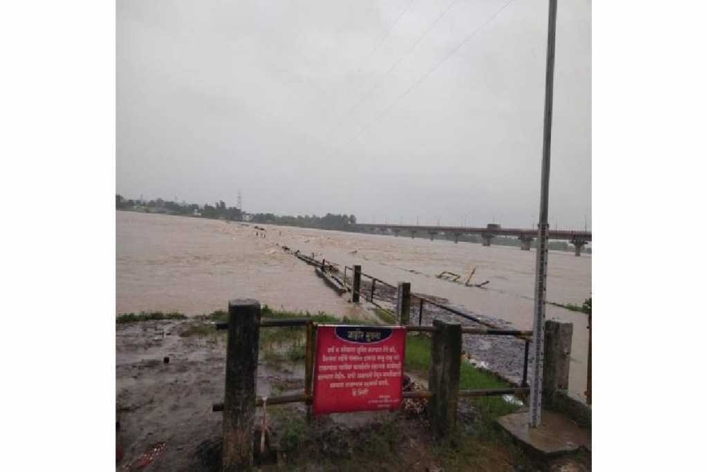 गोंदिया, भंडारा जिलों में बारिश का कहर, रास्ते बंद, इटियाडोह ‘ओवरफ्लो’