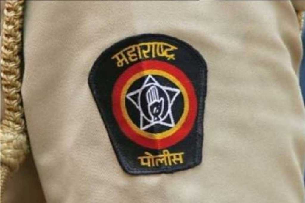 ​निलंबित पुलिस ​नाईक​ ​ने की एक करोड़ रुपये की रिश्वत की मांग