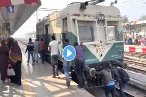 People-Pushing-Railway-Wagon