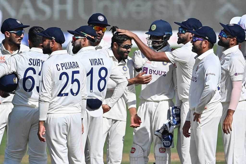 ​IND vs AUS 1st Test: पहला दिन का खेल खत्म होते ही भागे कंगारू !