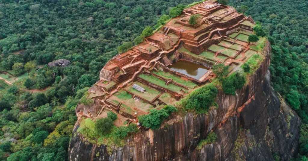 राम भरोसे श्रीलंका की अर्थव्यवस्था, रामायण से जुड़े 50 स्थलों की पहचान