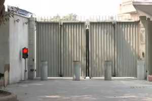 british high commission delhi, barricades removed