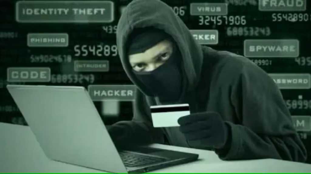 Cyber crime के शिकार हुए धोनी, शिल्पा शेट्टी सहित कई सेलेब्रिटीज़