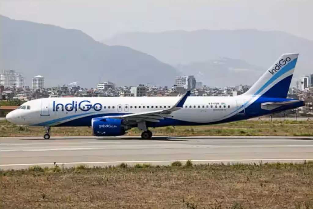 IndiGo Dubai-Mumbai Flight: नशे में धुत यात्रियों ने किया हंगामा,​ दो गिरफ्तार