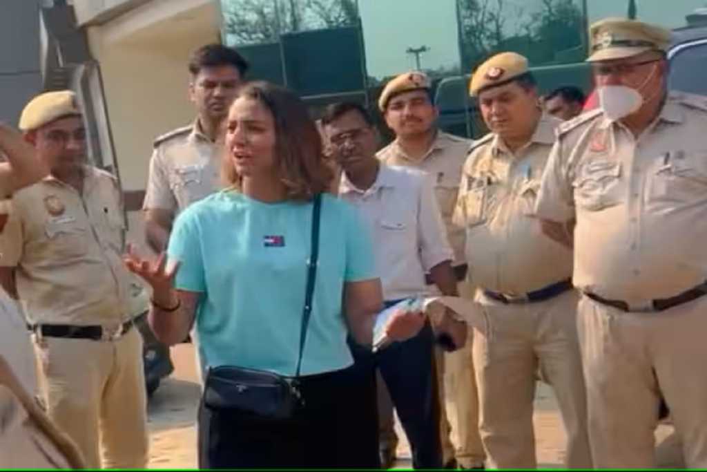 Wrestlers Protest: गीता फोगाट को दिल्ली पुलिस ने हिरासत में लिया