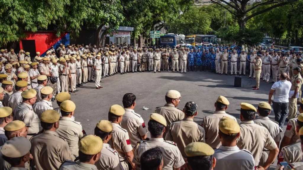 Wrestlers Protest: जंतर मंतर पर किसानों को आने से पुलिस ने टिकरी बॉर्डर पर रोका