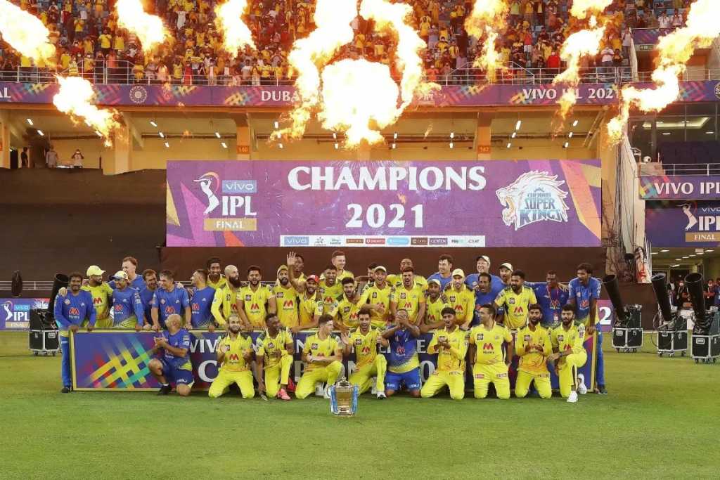 CSK ने 5वीं बार आईपीएल का खिताब जीता, धोनी ने जडेजा को गोद में उठाकर मनाया जश्न