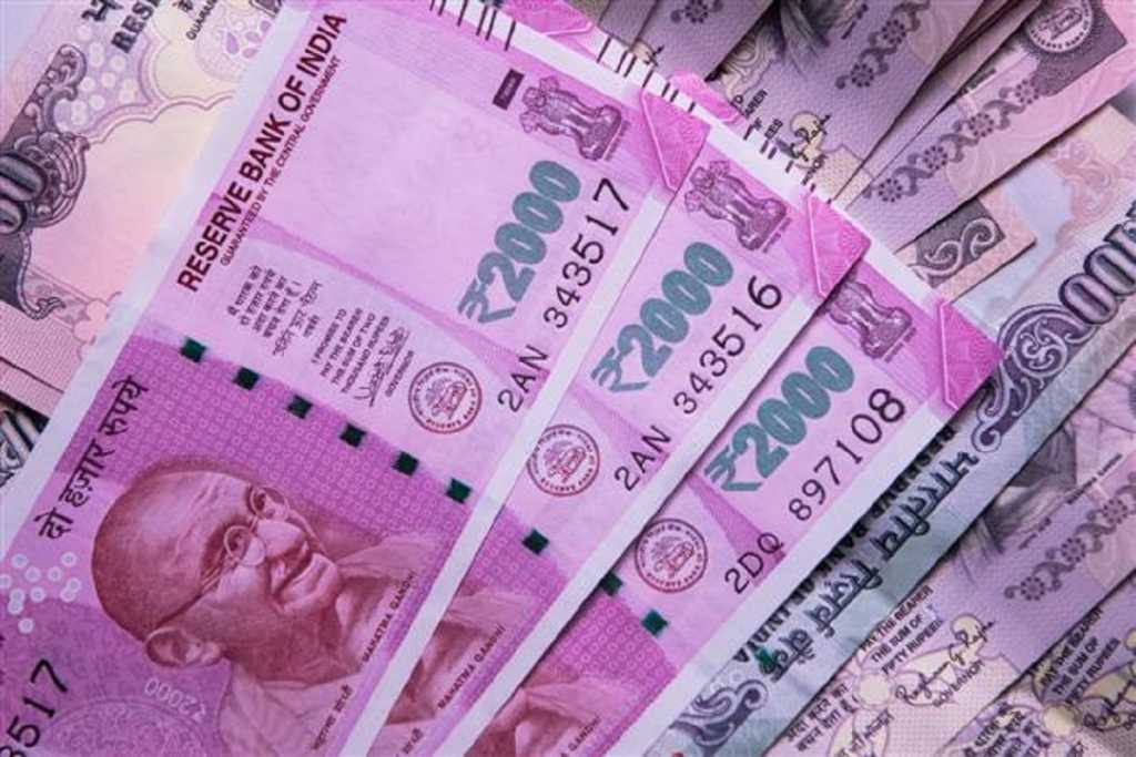 मिनी नोटबंदी! अब 2000 के नोट चलन से बाहर, 30 सितंबर तक बदल सकेंगे 