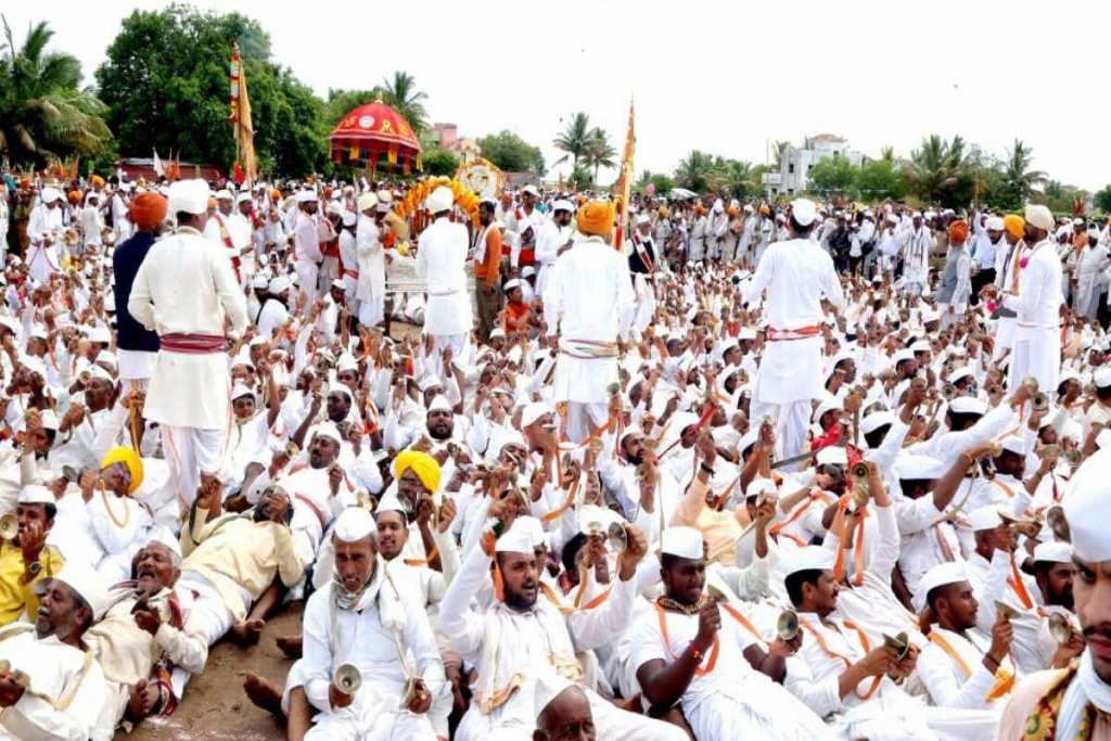 खुदूस​ में ​माउली​​ का अखाड़ा, और मालीनगर में तुकोबारया का ​बड़ा​​ अखाड़ा