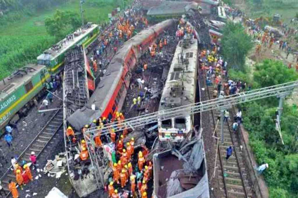 Odisha Train Derailed : 40 लाशें बिना जख्म के, तो मृत्यु का कारण क्या है?