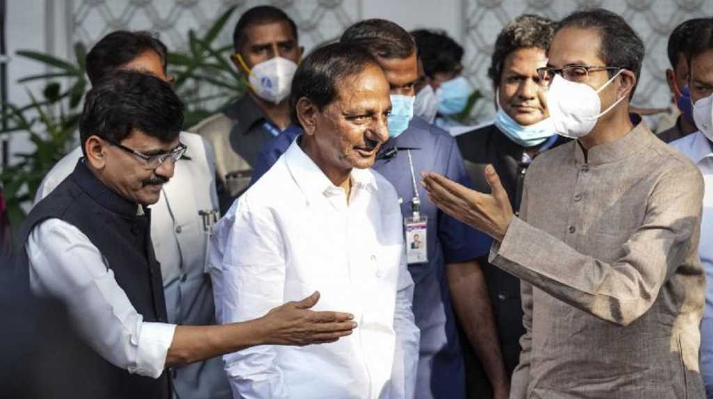 telangana cm kcr visit maharashtra sanjay raut flare up