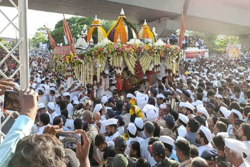 ​सभी श्रमिकों के लिए बीमा कवर योजना ​की ​मुख्यमंत्री ​ने ​की घोषणा !