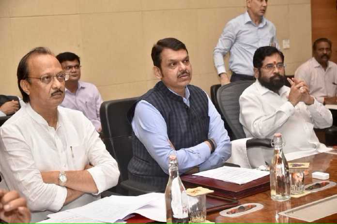 maharashtra politics deputy cm devendra Fadnavis cm eknath shinde and deputy ajit pawar meetingh in midnight