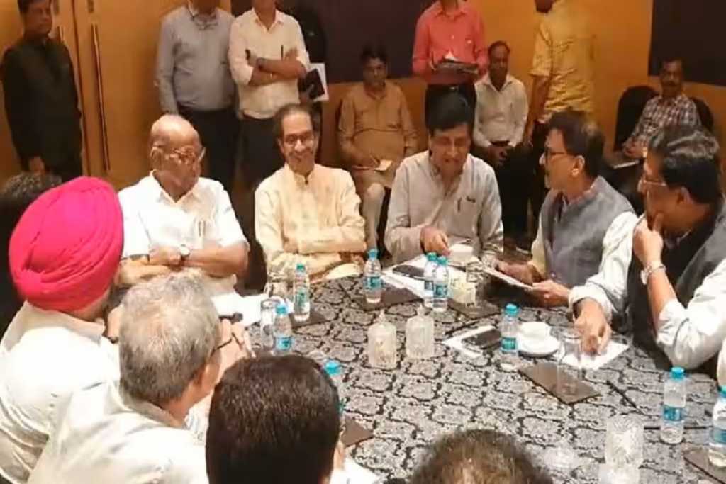 शरद पवार-उद्धव ठाकरे की मौजूदगी में माविआ की अहम बैठक !