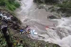   landslide in uttarakhand rudraprayag gaurikund 12 people buried under debris