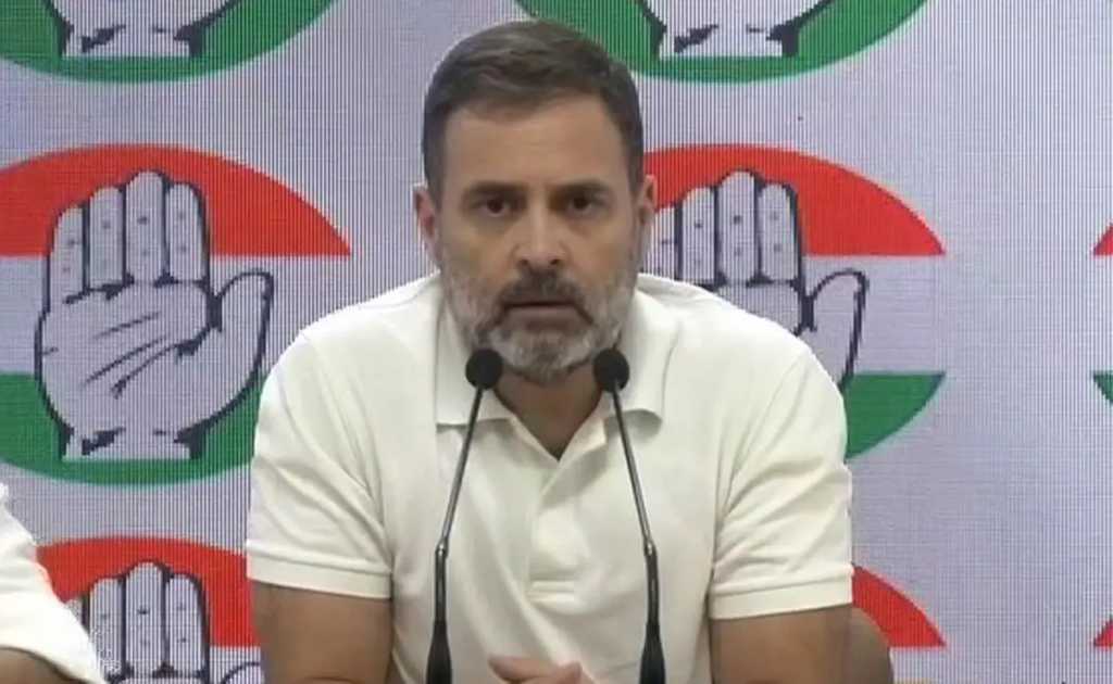 राहुल संसद में नही, सड़क पर पूछा सवाल, मणिपुर पर दो या 20 मिनट बोले PM!