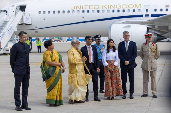 g20 summit britain pm rishi sunak welcome by jai siyaram ,reached delhi airport