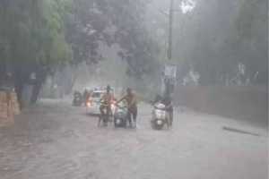 heavy-unseasonal-rains-in-gujarat