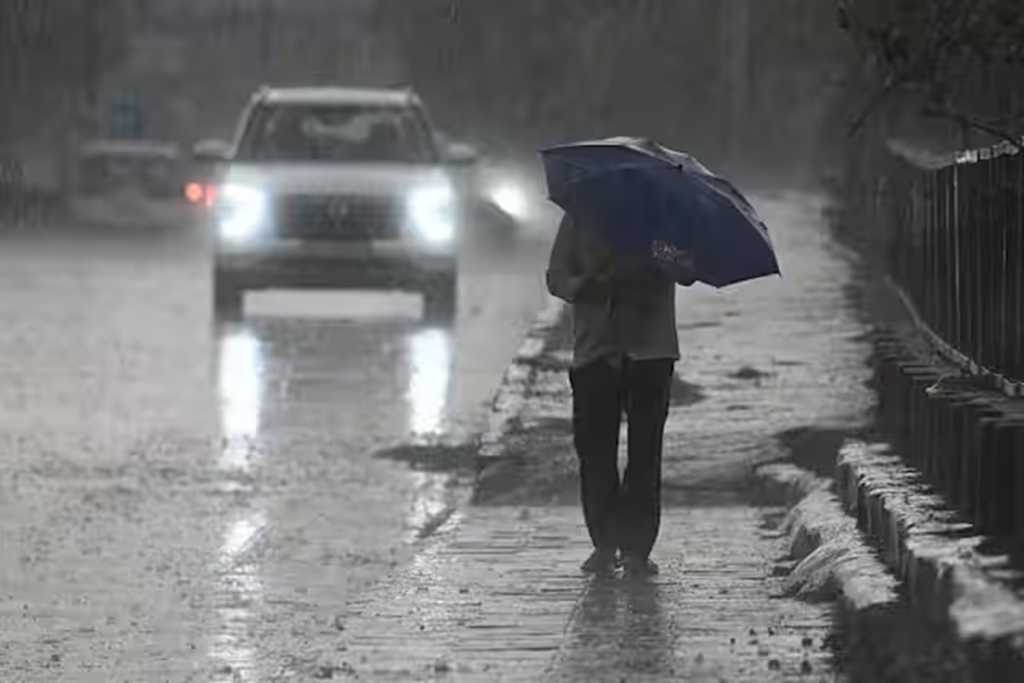 Weather Update : फिर बारिश की संभावना, महाराष्ट्र समेत उत्तर भारत में शीत लहर​!