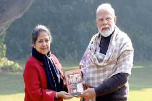 ormer-president-pranab-mukherjee-daughter-sharmistha-mukherjee-meets-pm-modi