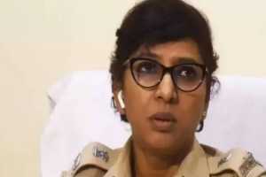 police-officer-rashmi-karandikar-honoured-with-president-medal-for-meritorious-service