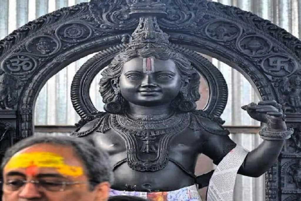 रामो राजमणिः सदा विजयते।