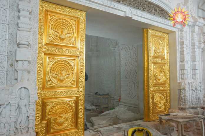 surat diamond businessman donates 101kg gold to ayodhya ram mandir