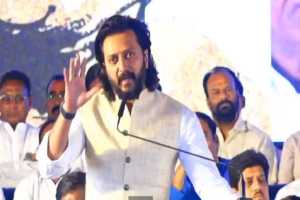 riteish-deshmukh-critical-reaction-on-the-declining-level-of-politics