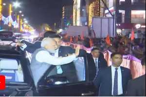 PM-Modi-has-ordered-to-give-permission-for-4-kilometer-long-road-show