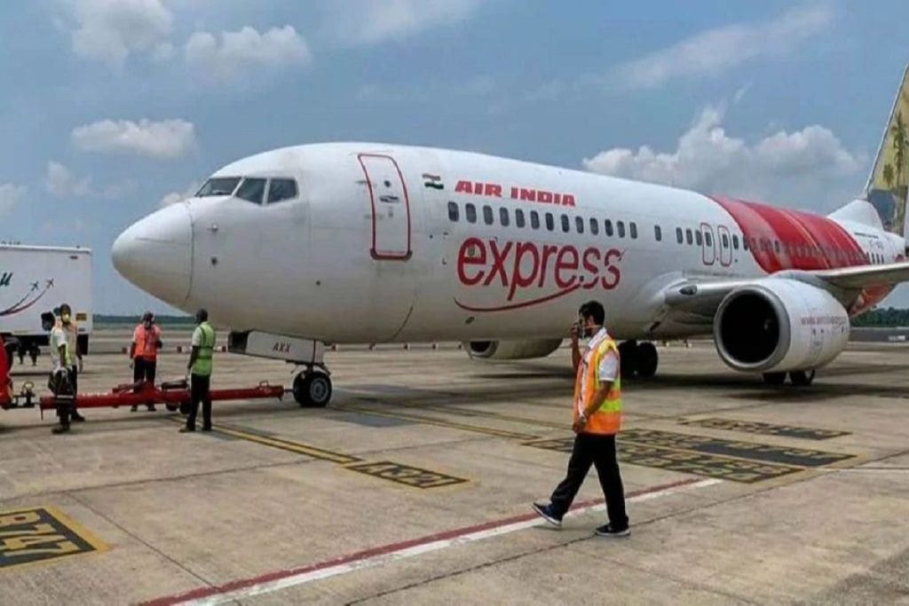 एयर इंडिया एक्सप्रेस के 200 कर्मचारियों ने की सामूहिक हड़ताल; 80 उड़ानें रद्द​!