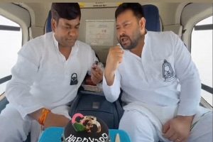 Lok-Sabha-Election-Tejashwi-Yadav-in-helicopter-and-Mukesh-Sahni-in-cake-party