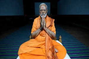 PM-Modi-meditates-at-Vivekananda-Rock-Memorial-in-Kanyakumari