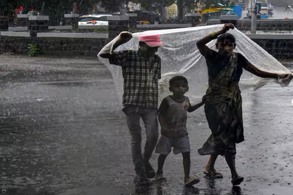 अगले तीन दिनों के लिए पुणे येलो अलर्ट पर; भारी बारिश, पर्यटकों के लिए चेतावनी​!​